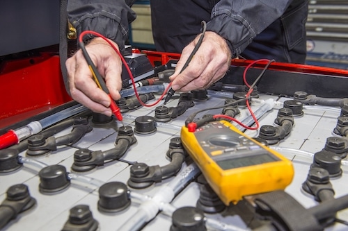 FORKLIFT AND PALLET JACK BATTERY CHARGING SAFETY