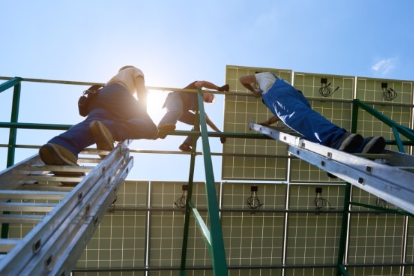 Ladder Safety Toolbox Talk – [Quick & Easy Updated for 2023]