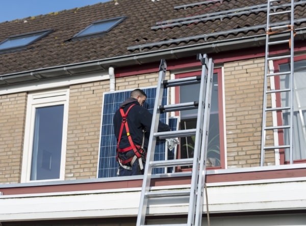 How to Tie Off a Ladder for Safety – [Updated for 2023]