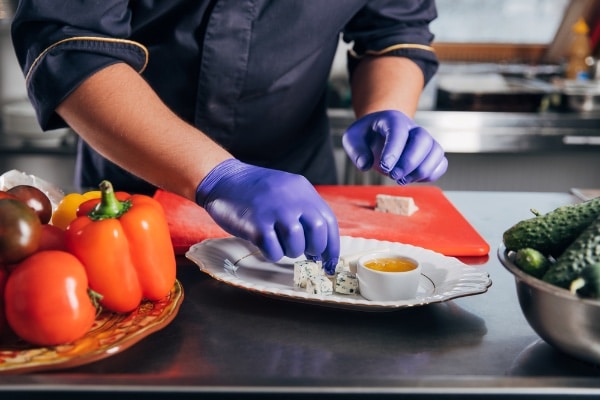 When Are Food Workers Required To Wear Gloves?